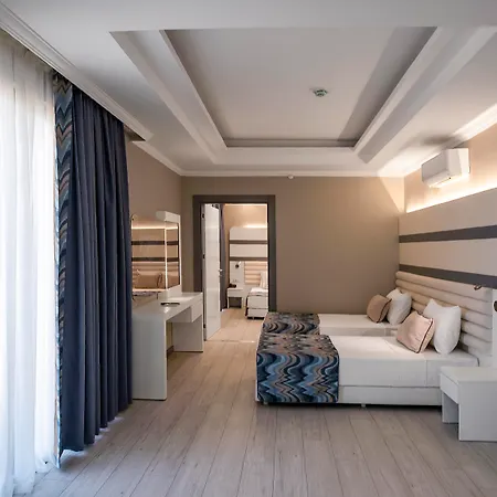 Blue Marlin Deluxe & Hotel 5*
