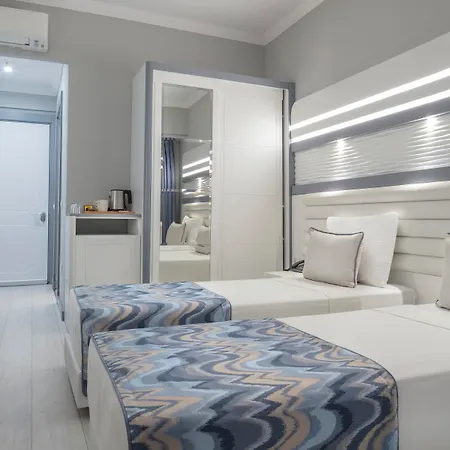 Hotel Blue Marlin Deluxe & 5*