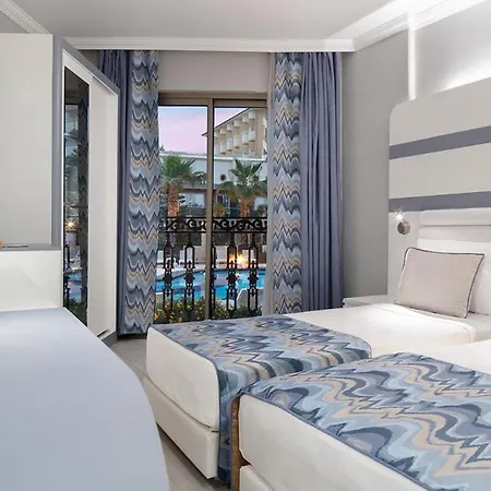 Отель Blue Marlin Deluxe & Конаклы