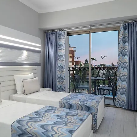 Отель Blue Marlin Deluxe &